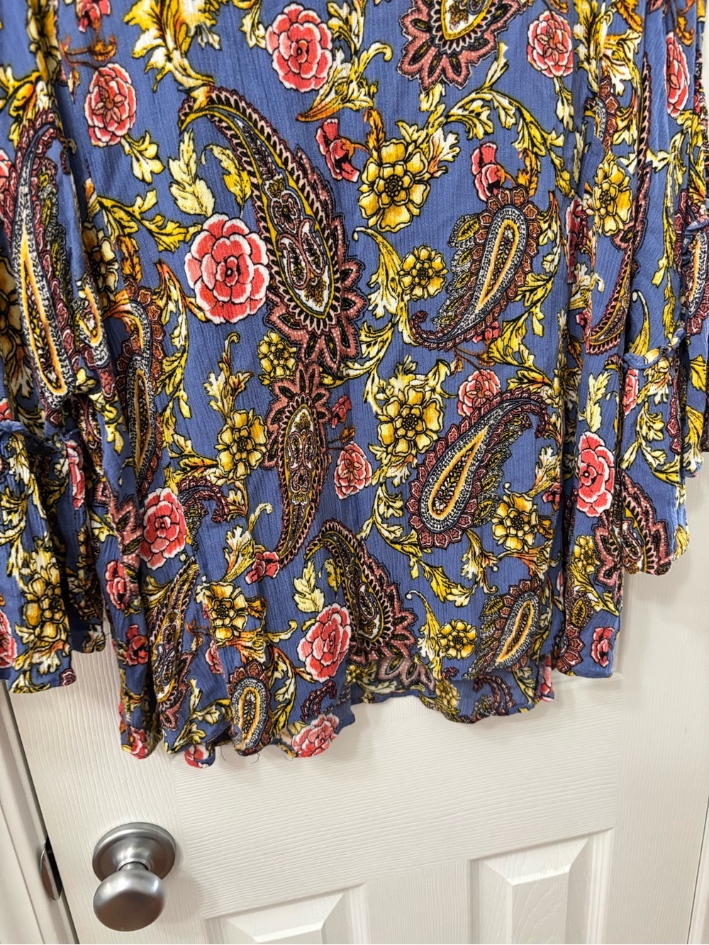 Cato Women’s Plus Size 18/20 Paisley Floral Bell Sleeve Blouse Top Blue Multi - Picture 5 of 8